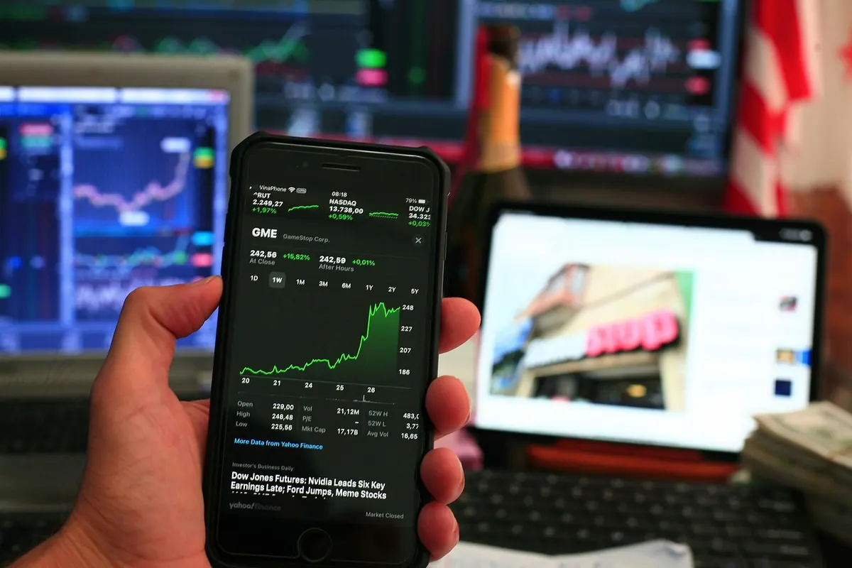 Earnings Season Explained for UK Investors: Key Dates and Metrics